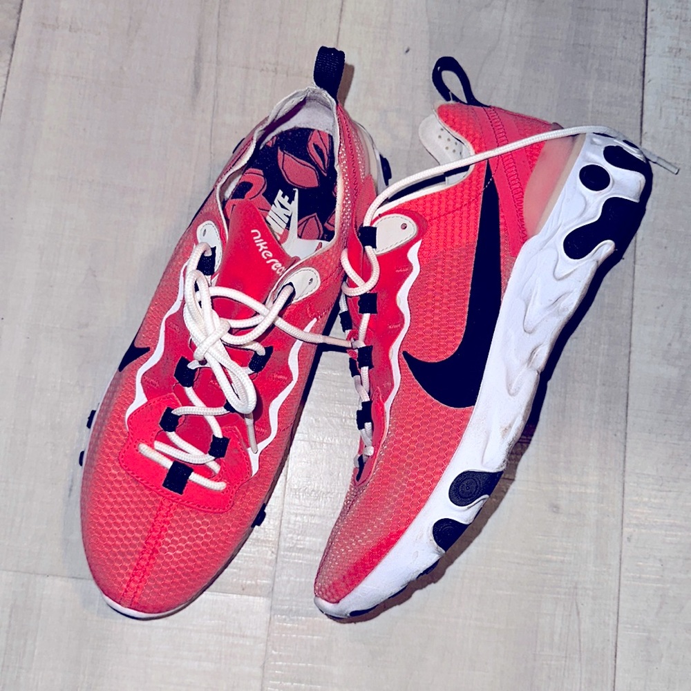 Nike React